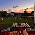 Flair Vorarlberg - Stilvolles Wohnen Nahe Bodensee & Alpen - Kueche, Balkon & Gratis Parkplatz