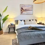 아파트 Flair Vorarlberg - Stilvolles Wohnen Nahe Bodensee & Alpen - Kueche, Balkon & Gratis Parkplatz *