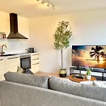 Apartment Flair Vorarlberg - Stilvolles Wohnen Nahe Bodensee & Alpen - Kueche, Balkon & Gratis Parkplatz *