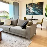 Flair Vorarlberg - Stilvolles Wohnen Nahe Bodensee & Alpen - Kueche, Balkon & Gratis Parkplatz *