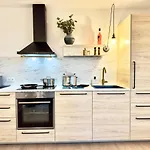 Flair Vorarlberg - Stilvolles Wohnen Nahe Bodensee & Alpen - Kueche, Balkon & Gratis Parkplatz 아파트 *