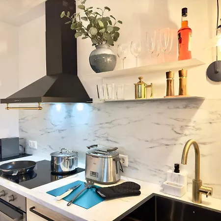 Apartman Flair Vorarlberg - Stilvolles Wohnen Nahe Bodensee & Alpen - Kueche, Balkon & Gratis Parkplatz *