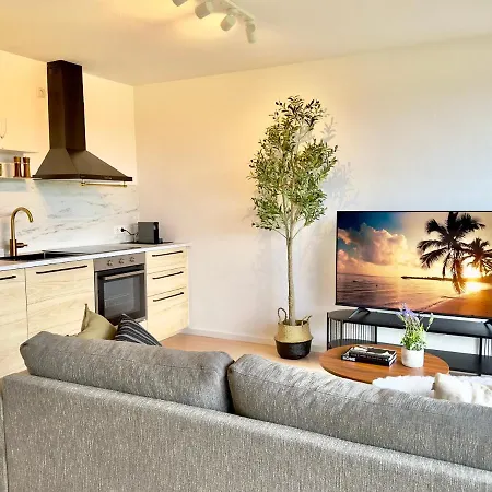 Apartment Flair Vorarlberg - Stilvolles Wohnen Nahe Bodensee & Alpen - Kueche, Balkon & Gratis Parkplatz *