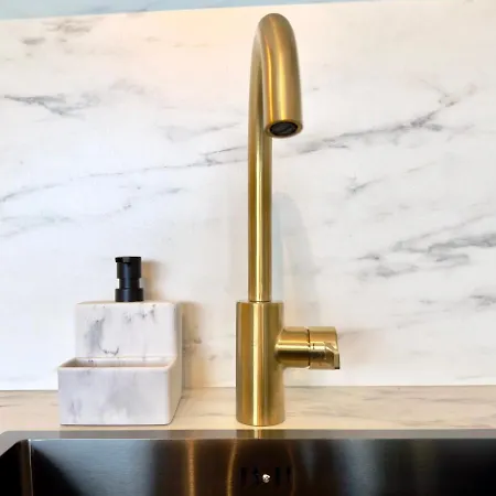 Flair Vorarlberg - Stilvolles Wohnen Nahe Bodensee & Alpen - Kueche, Balkon & Gratis Parkplatz 아파트 브레겐츠