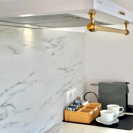 Flair Vorarlberg - Stilvolles Wohnen Nahe Bodensee & Alpen - Kueche, Balkon & Gratis Parkplatz