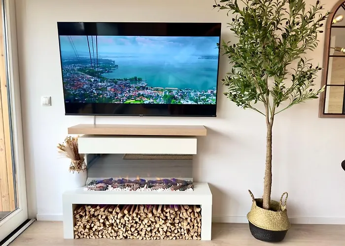 Flair Vorarlberg - Stilvolles Wohnen Nahe Bodensee & Alpen - Kueche, Balkon & Gratis Parkplatz *