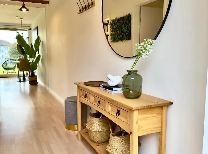 Apartment Flair Vorarlberg - Stilvolles Wohnen Nahe Bodensee & Alpen - Kueche, Balkon & Gratis Parkplatz *