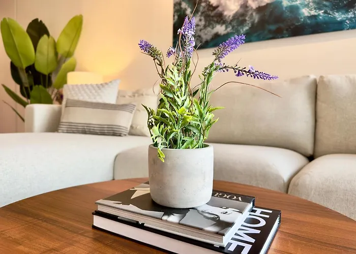 Apartment Flair Vorarlberg - Stilvolles Wohnen Nahe Bodensee & Alpen - Kueche, Balkon & Gratis Parkplatz